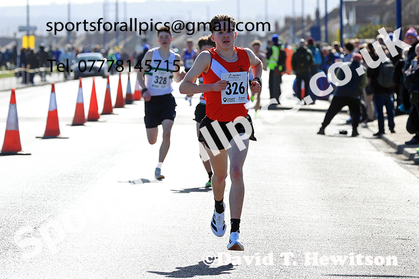 Mens under-17s 5k, 2025 Northern 12 and 6 Stage Road Relays and Junior 5k, Redcar. Photo: David T. Hewitson/Sports for All Pics